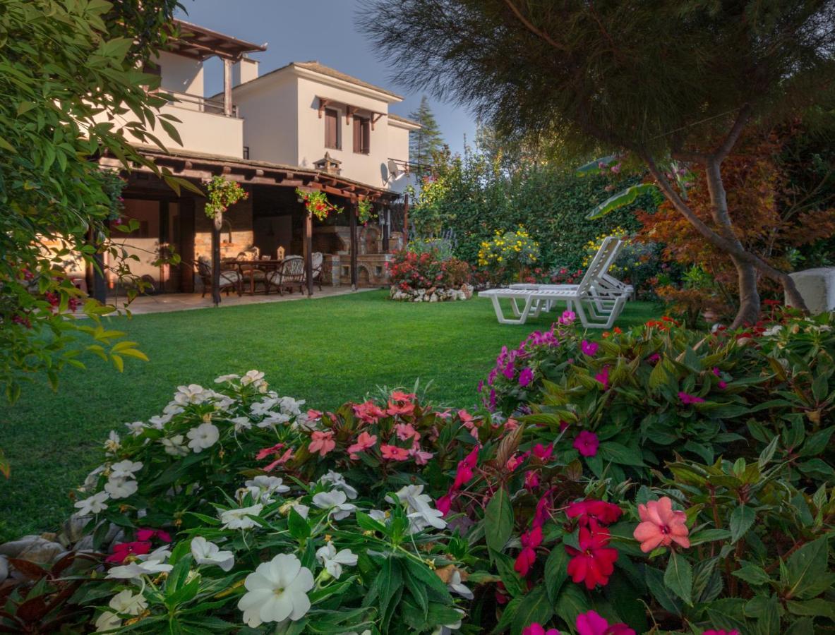 Villa Begonia By The Sea Koropí Kültér fotó