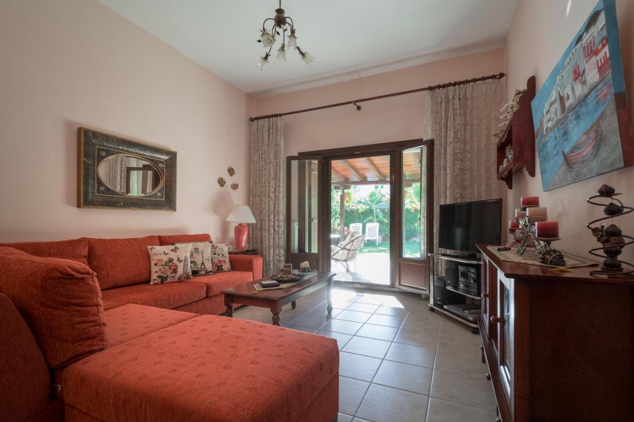 Villa Begonia By The Sea Koropí Kültér fotó