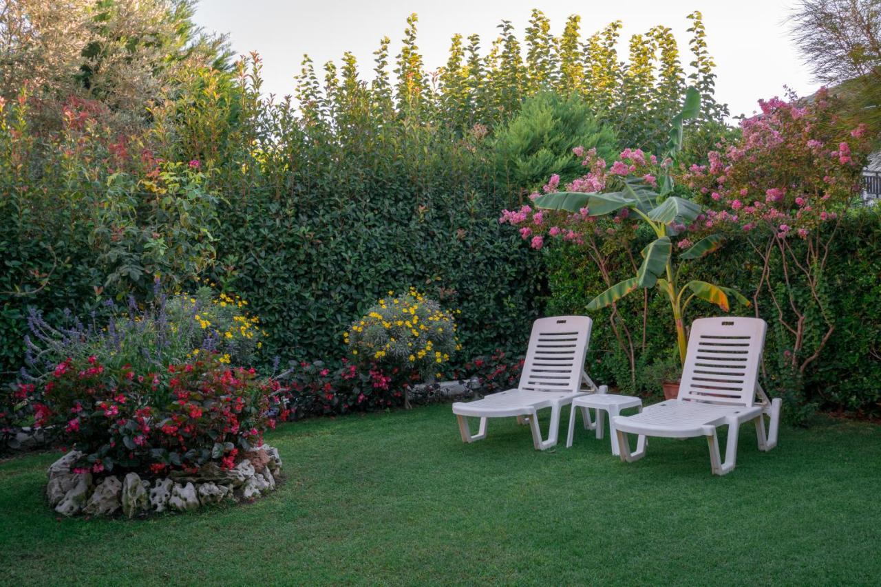 Villa Begonia By The Sea Koropí Kültér fotó