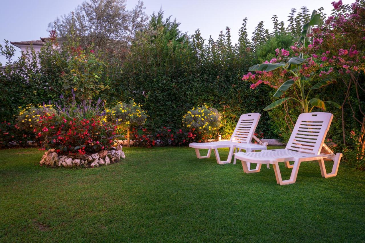 Villa Begonia By The Sea Koropí Kültér fotó